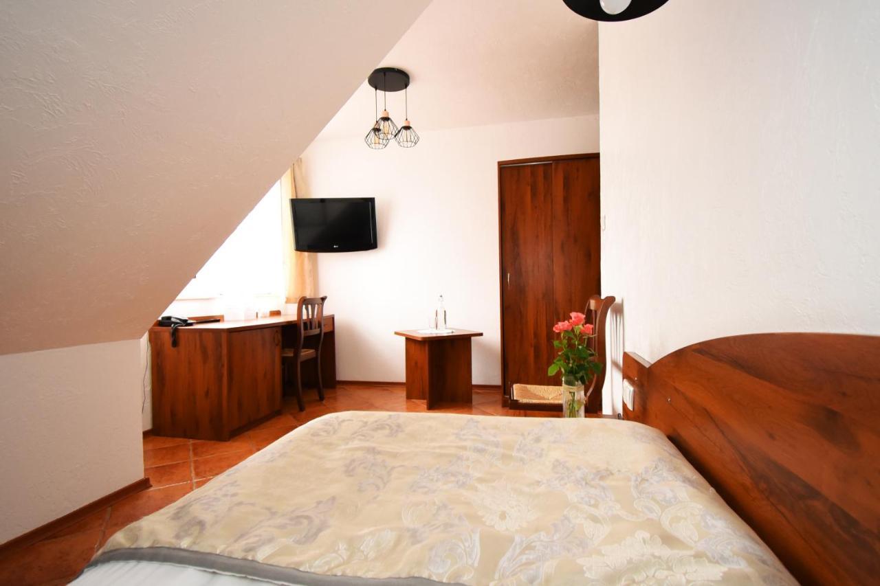 Kraina Jezior Hotel Ostróda Kültér fotó